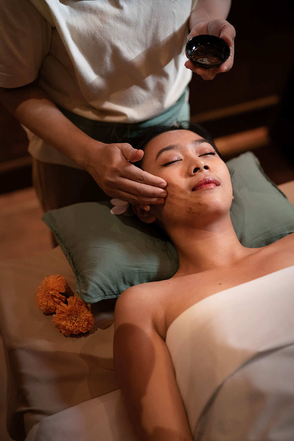 TRADITIONAL FACIAL