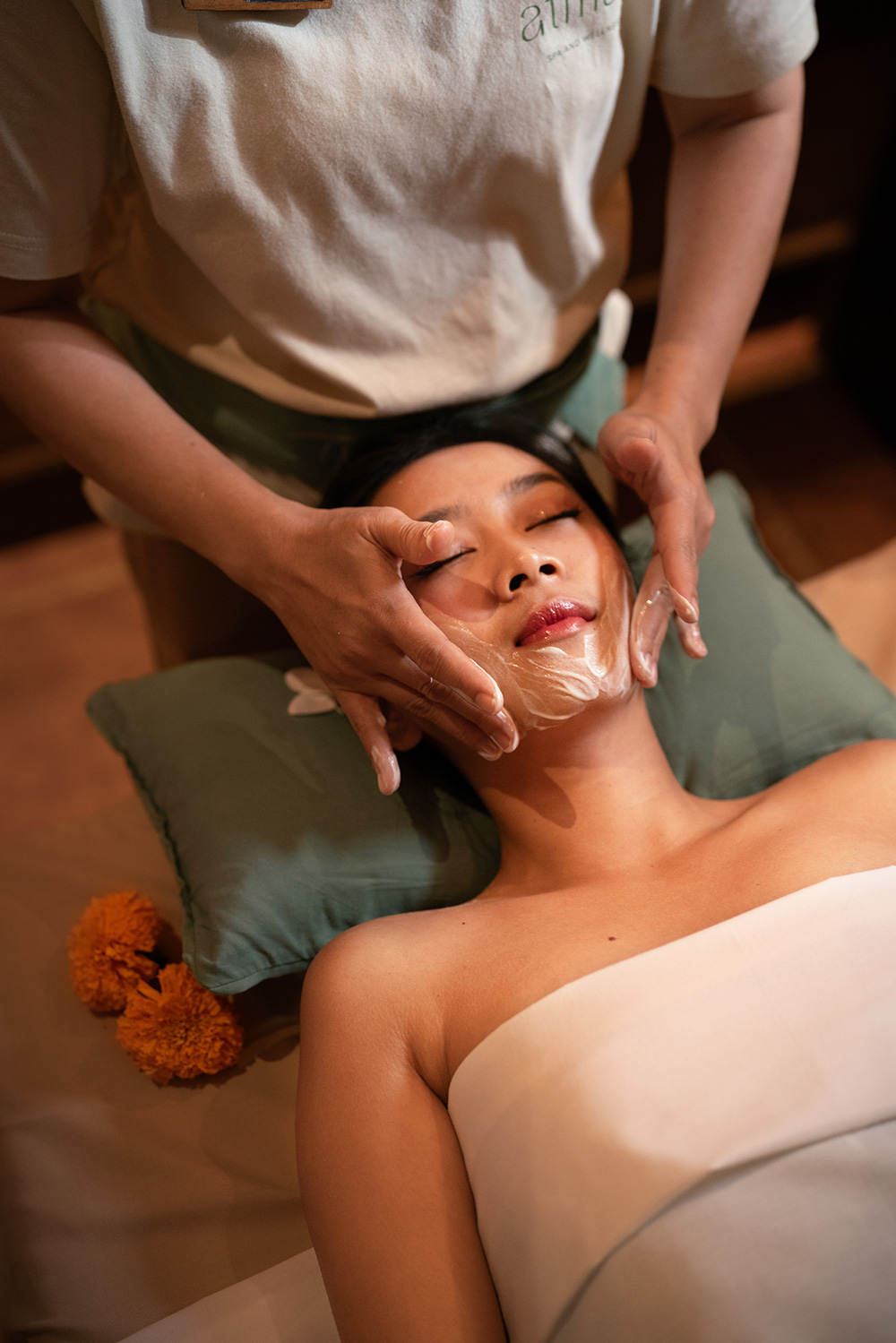 TRADITIONAL FACIAL