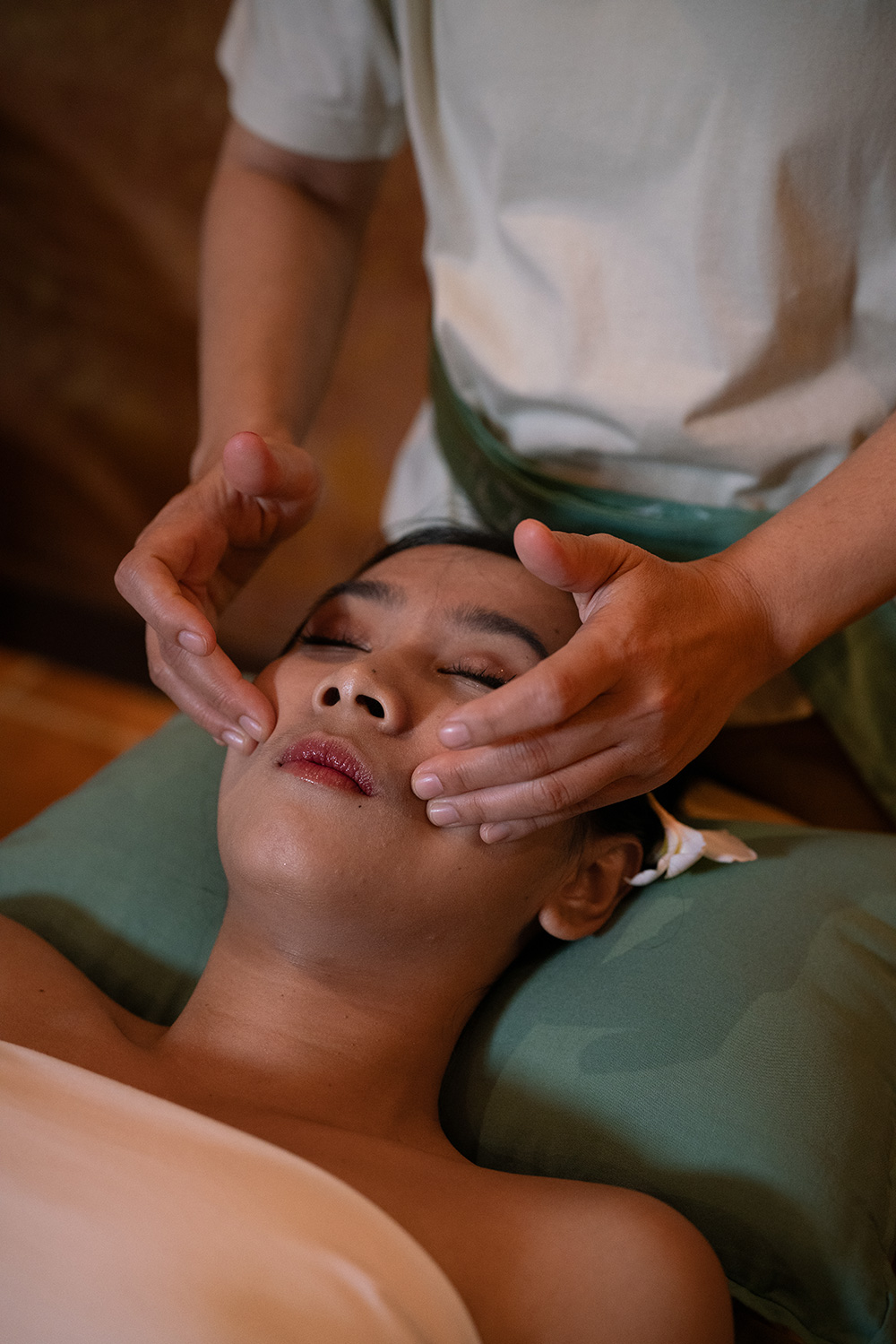 TRADITIONAL FACIAL