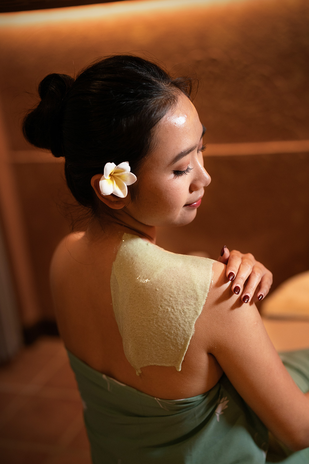 VOLCANIC CLAY BODY WRAP