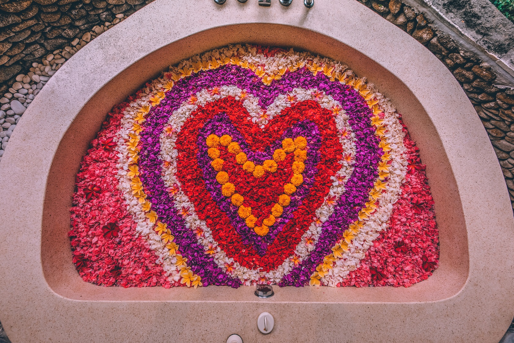 FLOATING FLOWER BATH - HEART DESIGN (AMRETA) 30 minutes