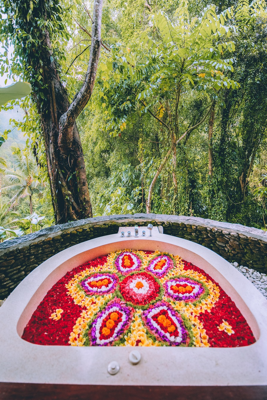 FLOATING FLOWER BATH - FLOWER DESIGN (PADMA) 30 minutes