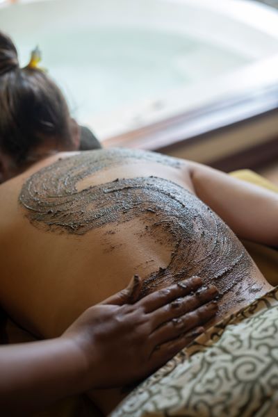 CHAMPAKA BODY SCRUB & FRESH YOGURT MASK - 30 MINUTES