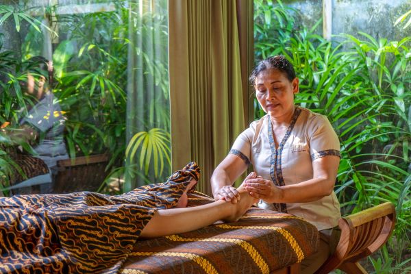 60 minutes Foot Reflexology Massage