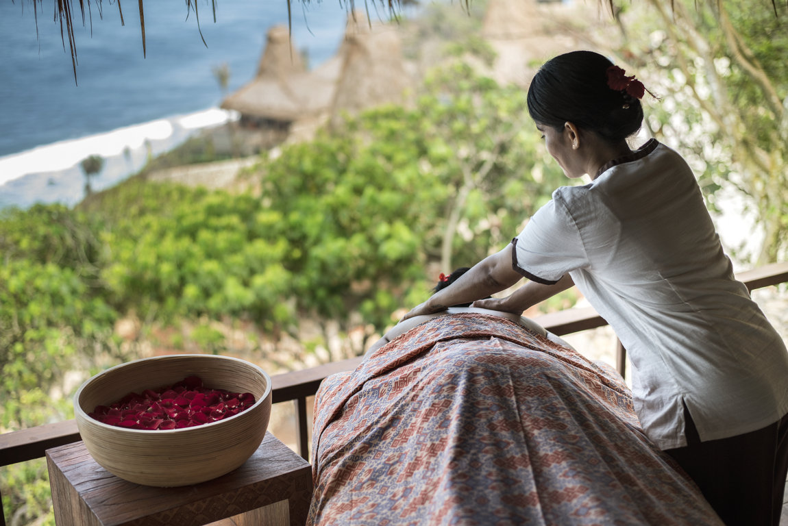 Sumbanese Massage - 90 Minutes