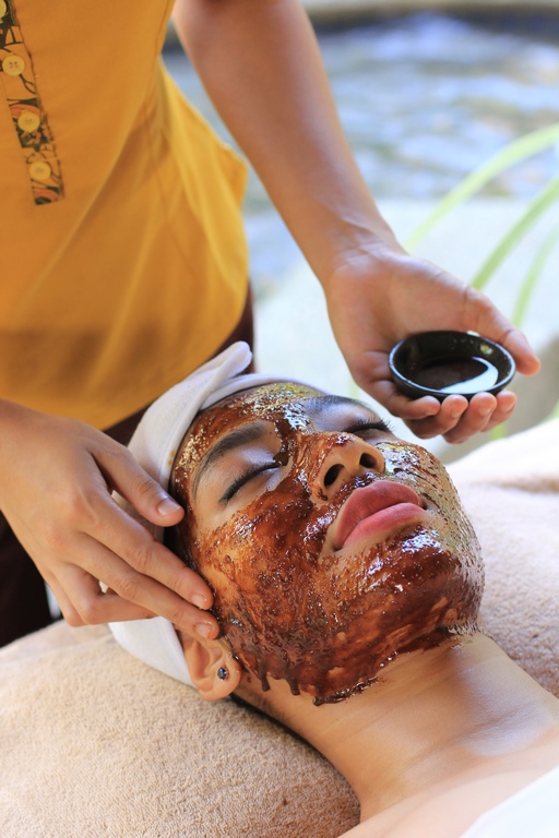 Beauty Treatment - Traditional Facial (1 Hour)