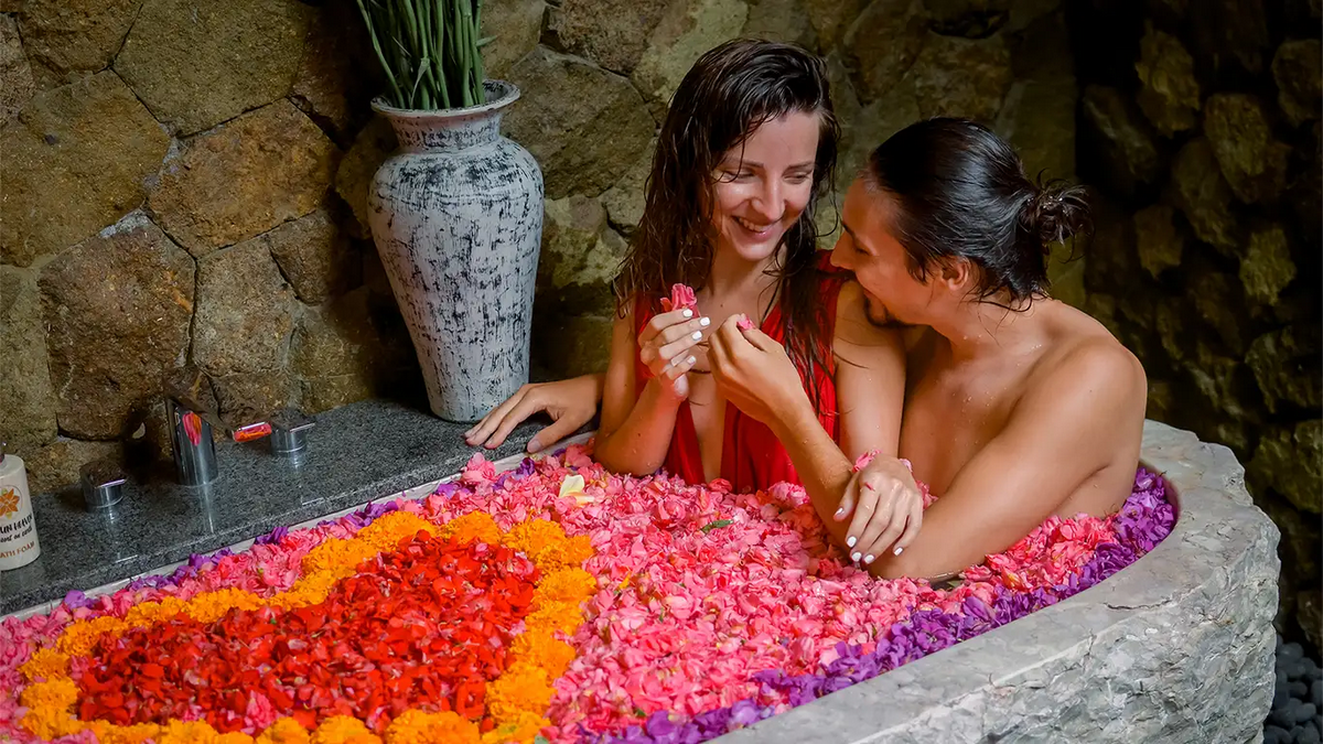 Romantic Flower Bath (30 Min.)