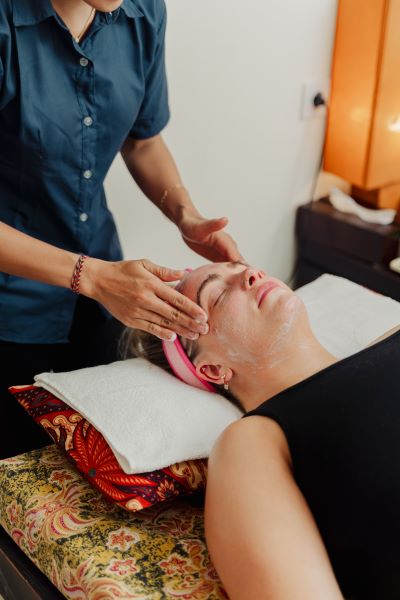 Fresh Facial & Foot - 60 minutes