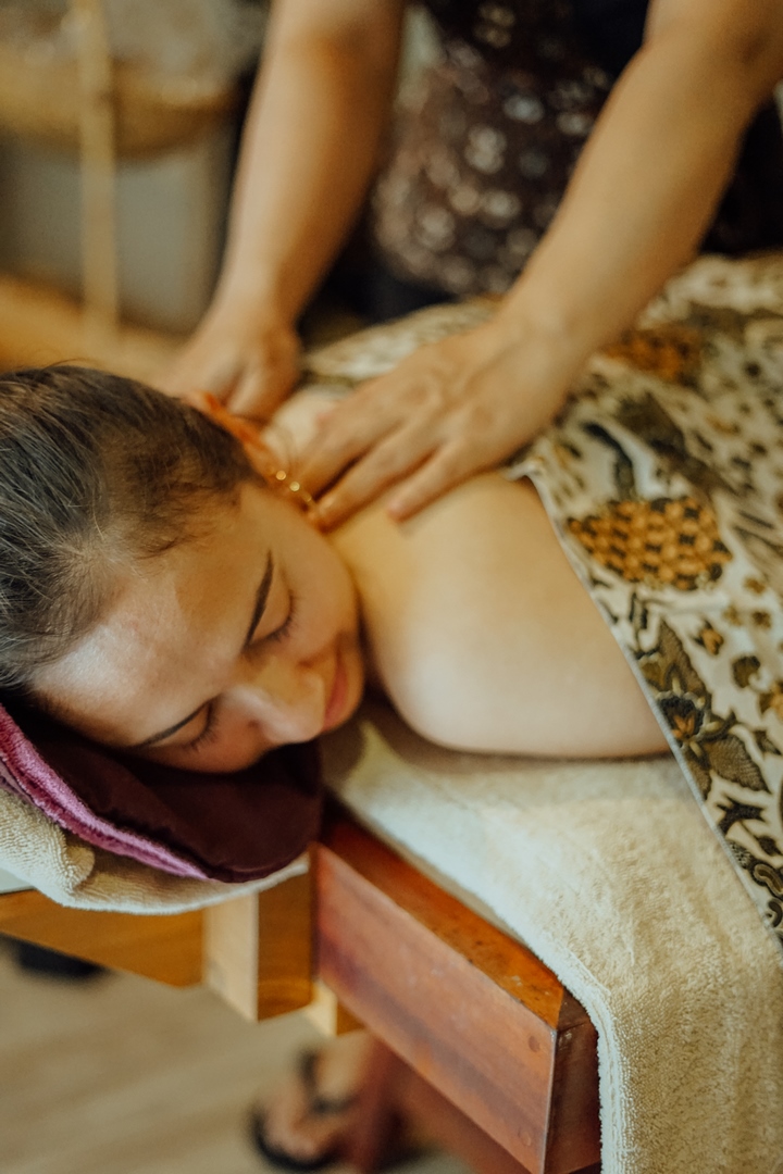 Relaxing Massage - Serenity in Motion / 60 Minutes