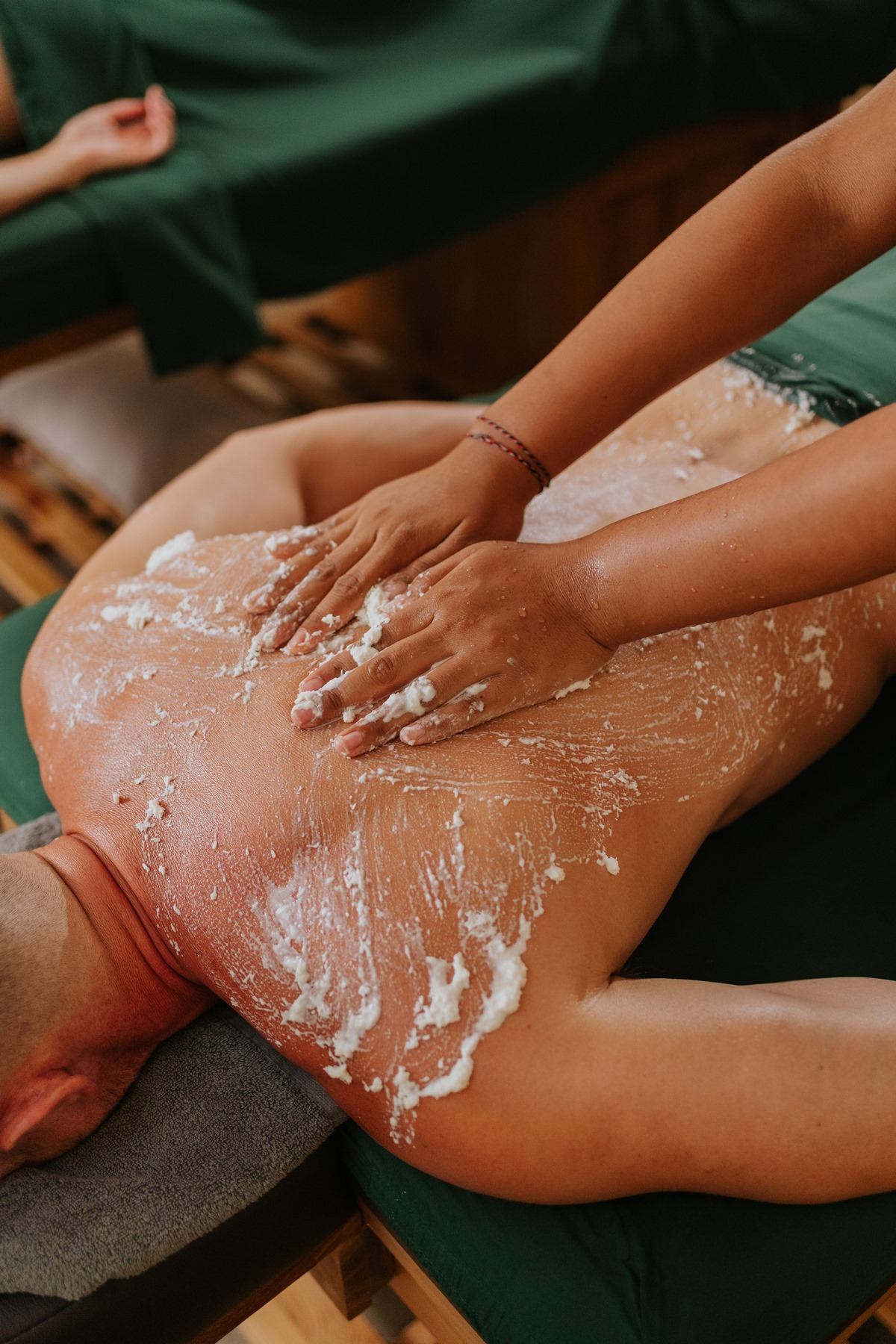 Bali Coconut Body Scrub and Mask (45 Minutes)