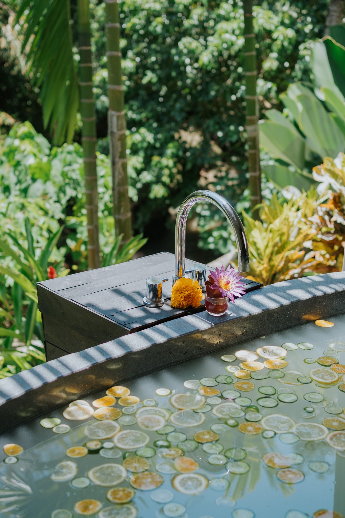 Romance in Bloom + Citrus Bath Single (2 Hours)